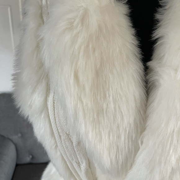 XOXO Fur detailed sweater vest - Picture 2 of 5